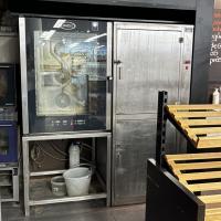 Gázos kombi pároló sütő UNOX XBC-815G , 10 tálcás rozsdamentes lábbal (pékáru sütéshez)
