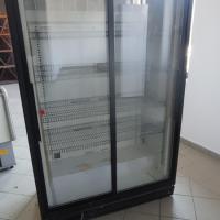 Helkama Tolóajtós Hűtővitrin Italhűtő